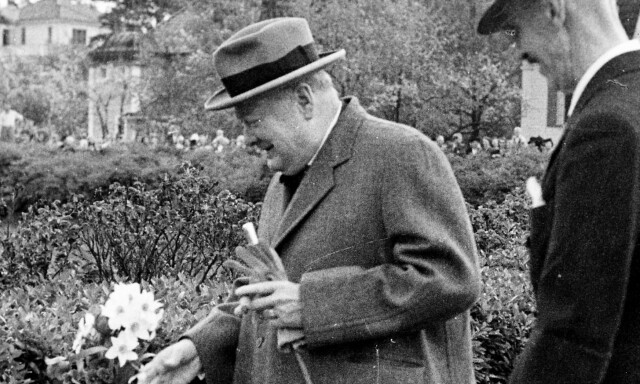Churchill sovnet under lunsjen i Norge, men våknet da portvinen kom på bordet